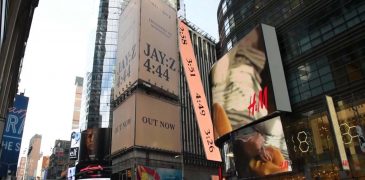 Outdoor display ads in busy city